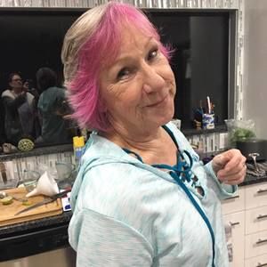 Meet your Posher, Loanne